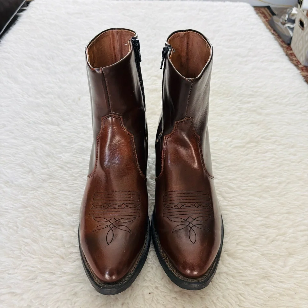 Cowtown Brown Leather sides Zip Men's Boots size 9.5 D